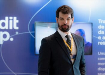 Silêncio que adoece: especialista em hipnose clínica integrativa alerta para a importância da saúde emocional dos homens neste Novembro Azul