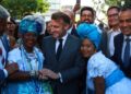 Macron toca tambor com Olodum e curte roda com Filhos de Gandhy em visita a pontos turísticos no Centro Histórico de Salvador