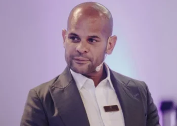 Médico baiano com quase 750 mil seguidores é alvo de operação da PF contra produção ilegal de Mounjaro