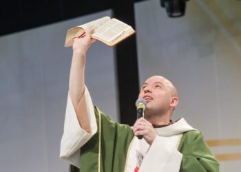 Celebração de Natal em Salvador terá missa e show gratuito do Frei Gilson; confira programação