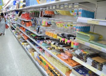 Procon promove encontro para orientar escolas e famílias sobre itens permitidos na lista de material escolar