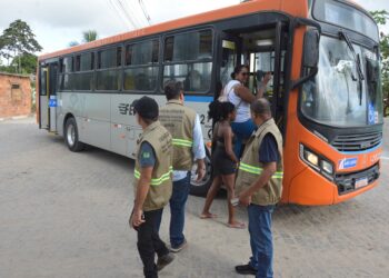 Semob intensifica fiscalização nos transportes para garantir segurança e fluidez no fim de ano
