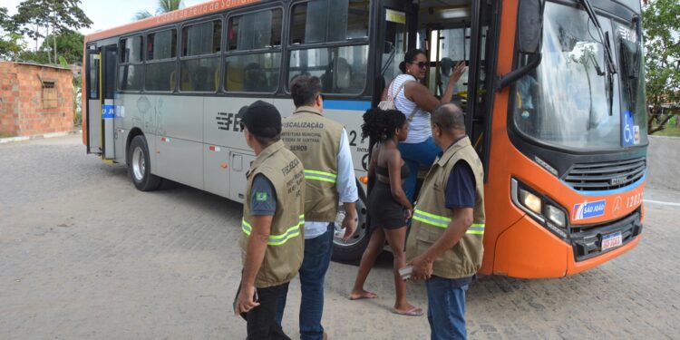 Semob intensifica fiscalização nos transportes para garantir segurança e fluidez no fim de ano