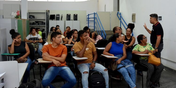 Casa do Trabalhador e Educa Cursos oferecem 321 vagas em cursos gratuitos de qualificação profissional
