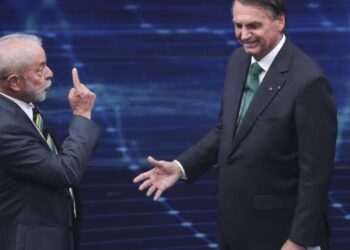 Lula tem empate técnico com Bolsonaro, Michelle e Tarcisio