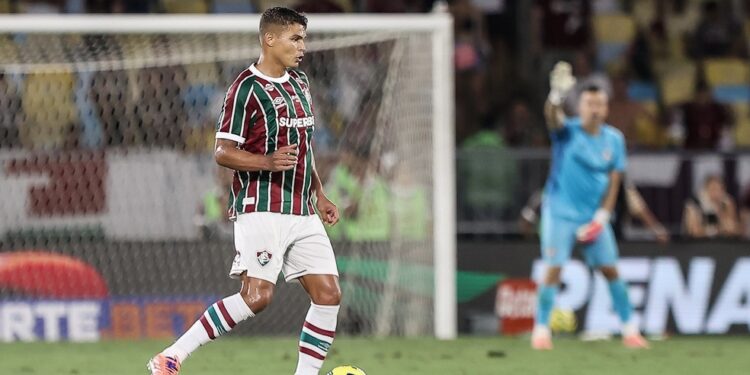 Thiago Silva rescinde contrato e deixa o Fluminense