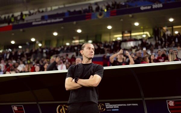 Filipe Luís dá ok para proposta do Flamengo, mas salário da comissão técnica emperra acordo às vésperas do fim do contrato