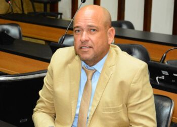 Emendas do deputado Binho Galinha destinam novas barracas para feiras livres de Feira de Santana e região