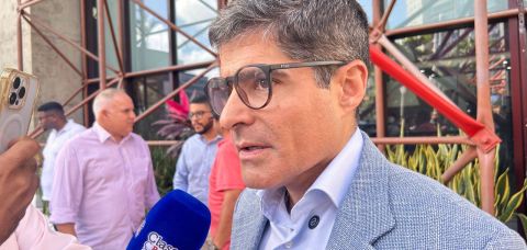 ACM Neto anuncia candidatura ao governo