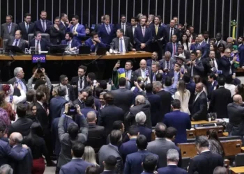Veja como votaram os deputados baianos no projeto que reduz pena de Bolsonaro