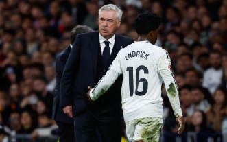 Endrick desembarca na França e bate recorde em rede social do Lyon antes de estrear