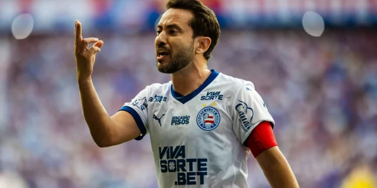 Bahia acerta renovação de Everton Ribeiro até 2026 e mantém seu principal líder