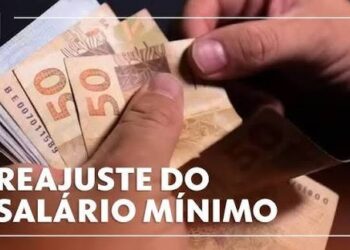Governo publica decreto que oficializa reajuste do salário mínimo para R$ 1.621 em 2026