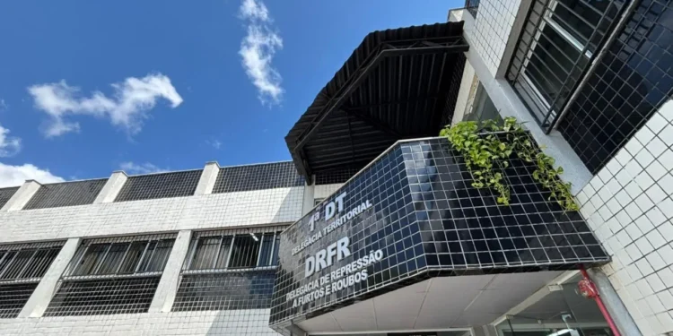 Polícia Civil prende funcionário suspeito de furtar peças de tratores em Feira de Santana