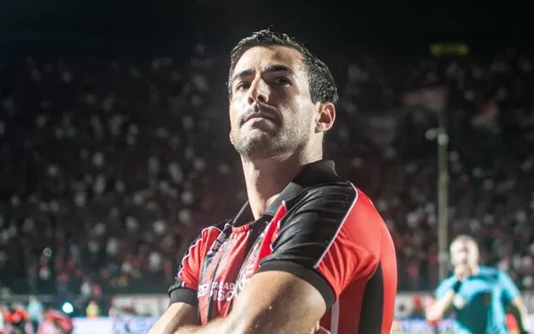 Titular do Vitória confirma que está deixando o clube e não permanece para 2026