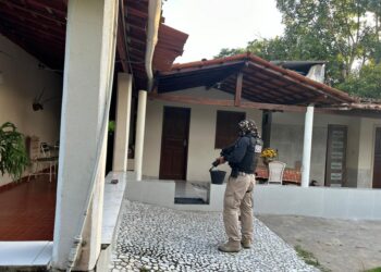 Quatro policiais militares são presos suspeitos de executar homem no fundo de um bar do Recôncavo da Bahia