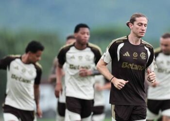 Flamengo define volta do time principal e de Filipe Luís para enfrentar o Vasco no Carioca