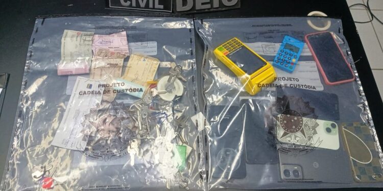 Polícia prende corretora de imóveis suspeita de golpes que ultrapassam R$ 2,5 milhões em Feira de Santana