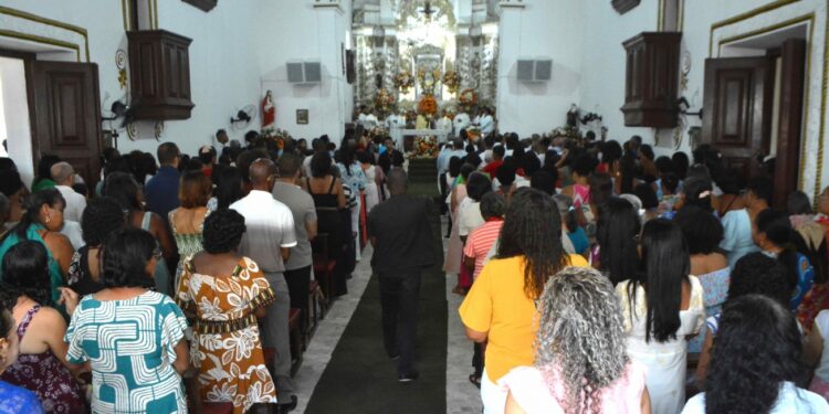 Missa solene encerra trezenário a Nossa Senhora dos Humildes