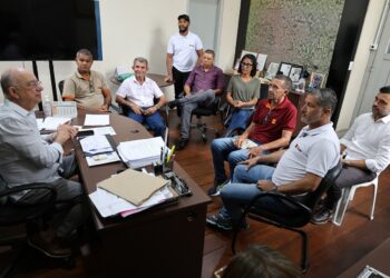 Plataforma de mobilidade urbana é apresentada em reunião no gabinete do prefeito