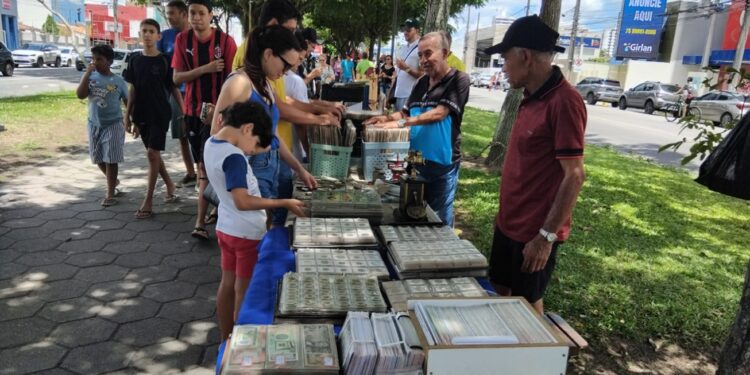 Ambientes de negócios diferenciam Feira na Avenida, realizada a cada quinze dias