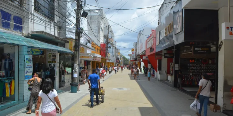 Confira como fica o funcionamento do comércio de Feira no Carnaval