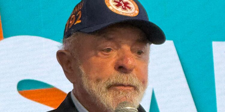 A solenidade de entrega contou com a presença do presidente Lula.