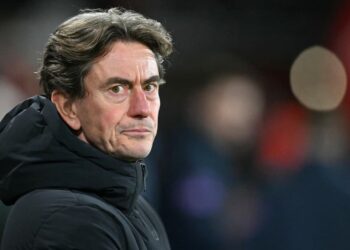 Perto da zona de rebaixamento, gigante da Premier League demite técnico