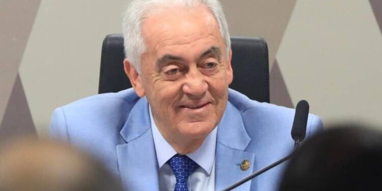 Senador Otto Alencar recebe alta médica após passar por procedimento no coração em Salvador