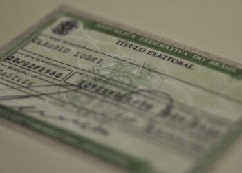 Prazo para regularização do título de eleitor termina em três meses; veja como fazer e o que pode acontecer se serviço não for feito