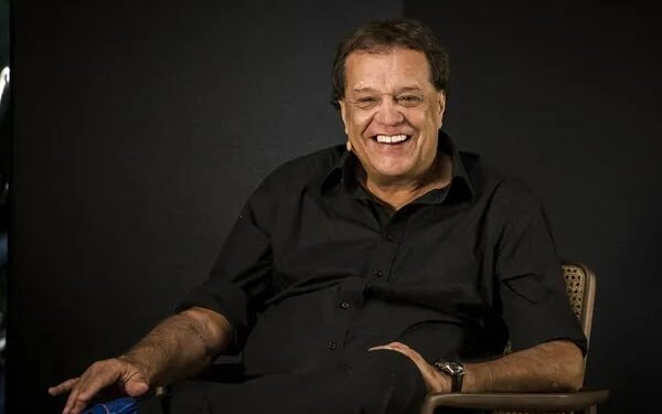 Morre o diretor e ator Dennis Carvalho