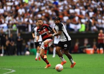 Flamengo é superado pelo Corinthians e perde título da Supercopa