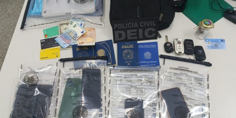 Vereador suspeito de homicídios e de chefiar facção é preso após tentar fugir por telhado na Bahia