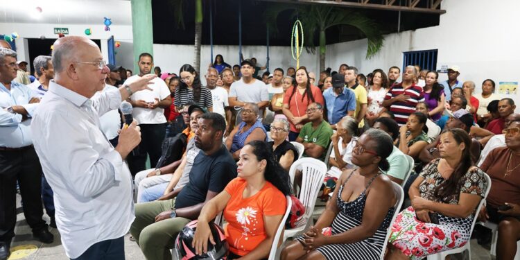 Regularização fundiária promovida pela Prefeitura de Feira contempla 900 moradias do conjunto José Ronaldo