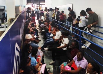 Casa do Trabalhador disponibiliza 483 vagas incluindo oportunidades para atendente, serralheiro e motorista