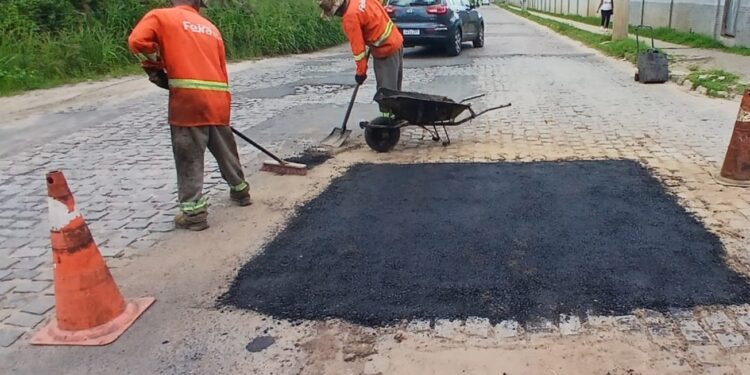Prefeitura de Feira intensifica manutenção de vias públicas