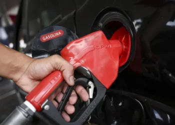 Procon-BA notifica Acelen por sucessivos aumentos no preço dos combustíveis