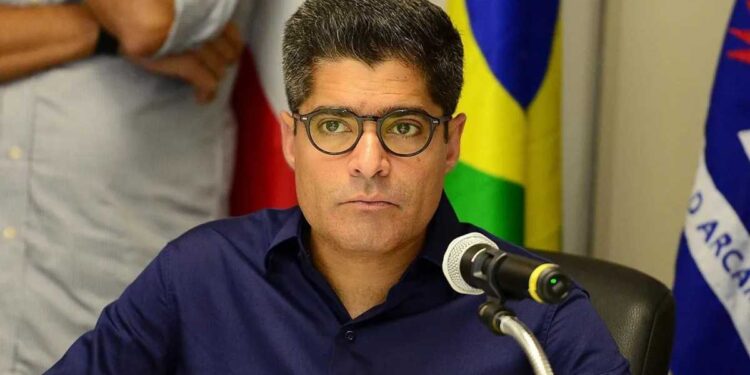 Ex-prefeito de Salvador, ACM Neto recebeu R$ 3,6 milhões do Banco Master, diz Coaf