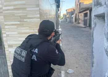 Dois homens morrem e quatro são presos durante operação em Feira de Santana