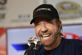Morre Chuck Norris, lenda dos filmes de ação, aos 86 anos