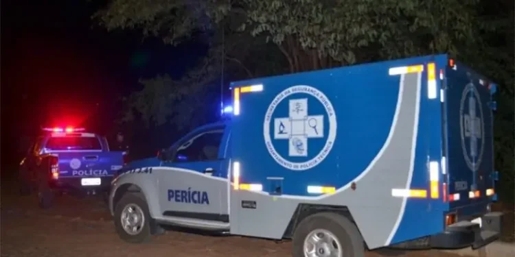 Adolescente de 17 anos é morto a tiros dentro de barbearia em Feira de Santana