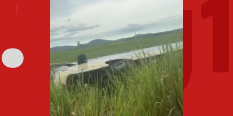 Nove pessoas ficam feridas após ônibus tombar em rodovia na Bahia