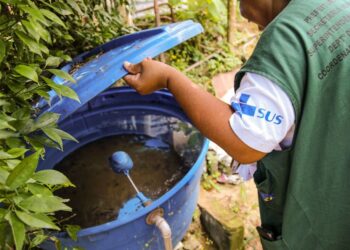 Equipes de combate à dengue poderão entrar em imóveis públicos e privados na Bahia; entenda medida