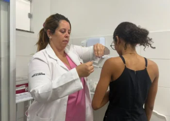 Mais de 2,1 mil jovens já foram vacinados contra o HPV em Feira de Santana em 2026