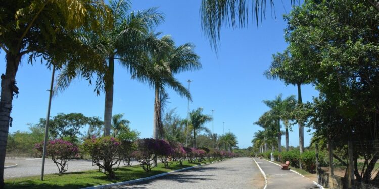 Feriadão terá dias quentes e chuvas fracas