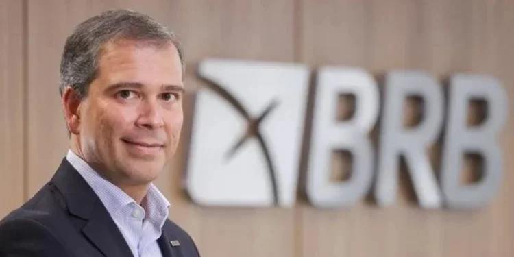 Operação da PF prende ex-presidente do BRB Paulo Henrique Costa