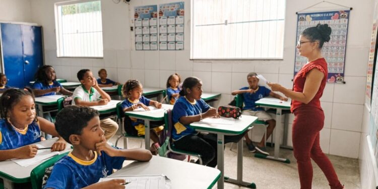 Sancionada lei que estabelece rateamento do Fundef entre profissionais da educação