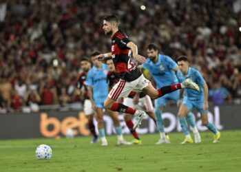 Jorginho tem lesão muscular e é mais um desfalque para o Flamengo na Libertadores
