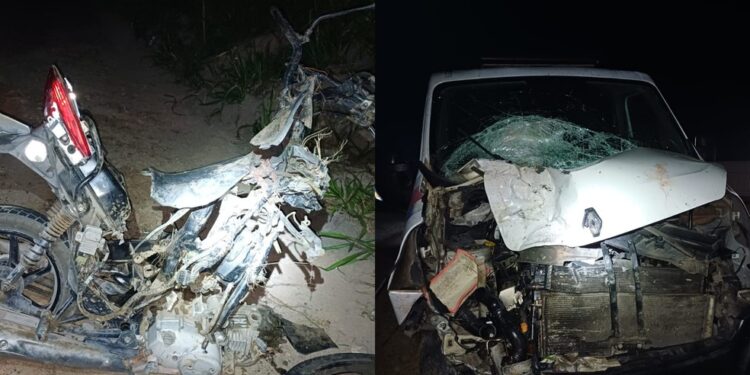 Batida entre motocicleta e ambulância deixa dois mortos na Bahia