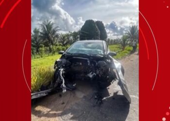 Pessoa morre e outras três ficam feridas em acidente envolvendo três veículos em rodovia da Bahia